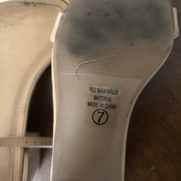 Light brown heels. Size 7. - Picture 3 of 3